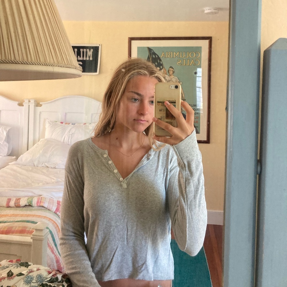 BRANDY MELVILLE “Callen Top”
